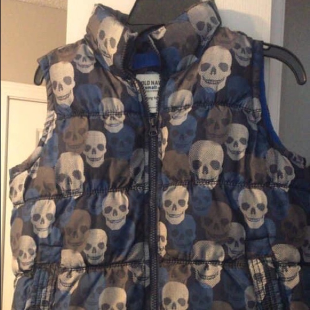Boys size small puff vest
